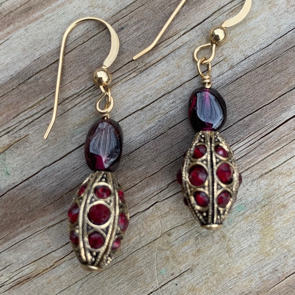 Garnet polished, Rare, Vintage Swarovski.14k overlay earring wire - Picture 5 of 7